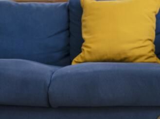 在對(duì)家具進(jìn)行清潔的時(shí)候，要注意什么呢？